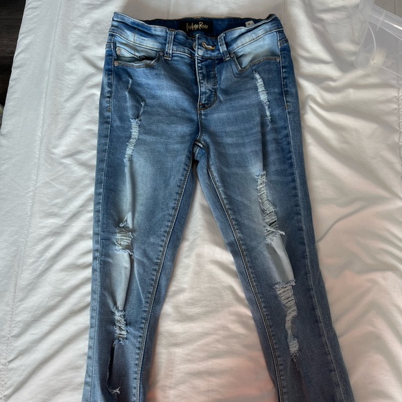 Size 5/fits like a 4 skinny jeans - Picture 1 of 2